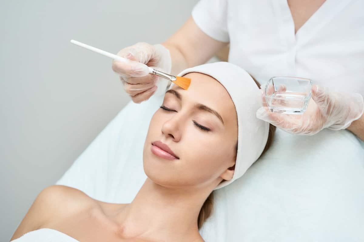 What are the 3 benefits of getting a facial
